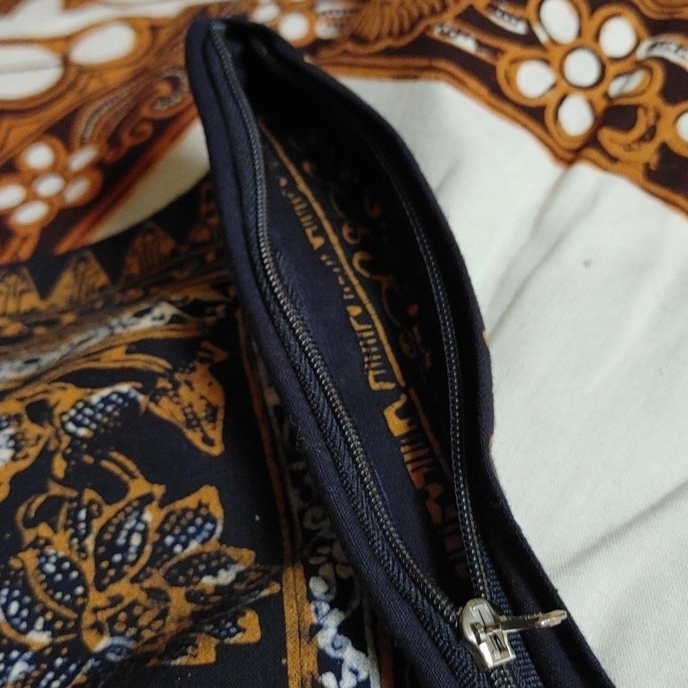 Blue & Tan Batik Pillow Cover 25.5x24.5 - Picture 13 of 13